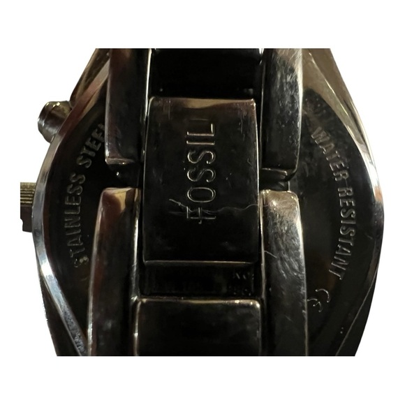 FOSSIL   Red Dial Silver Watch - Picture 2 of 6